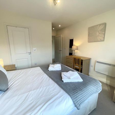 Blue Sky Apartments @Wallis Square, Farnborough Farnborough  Buitenkant foto