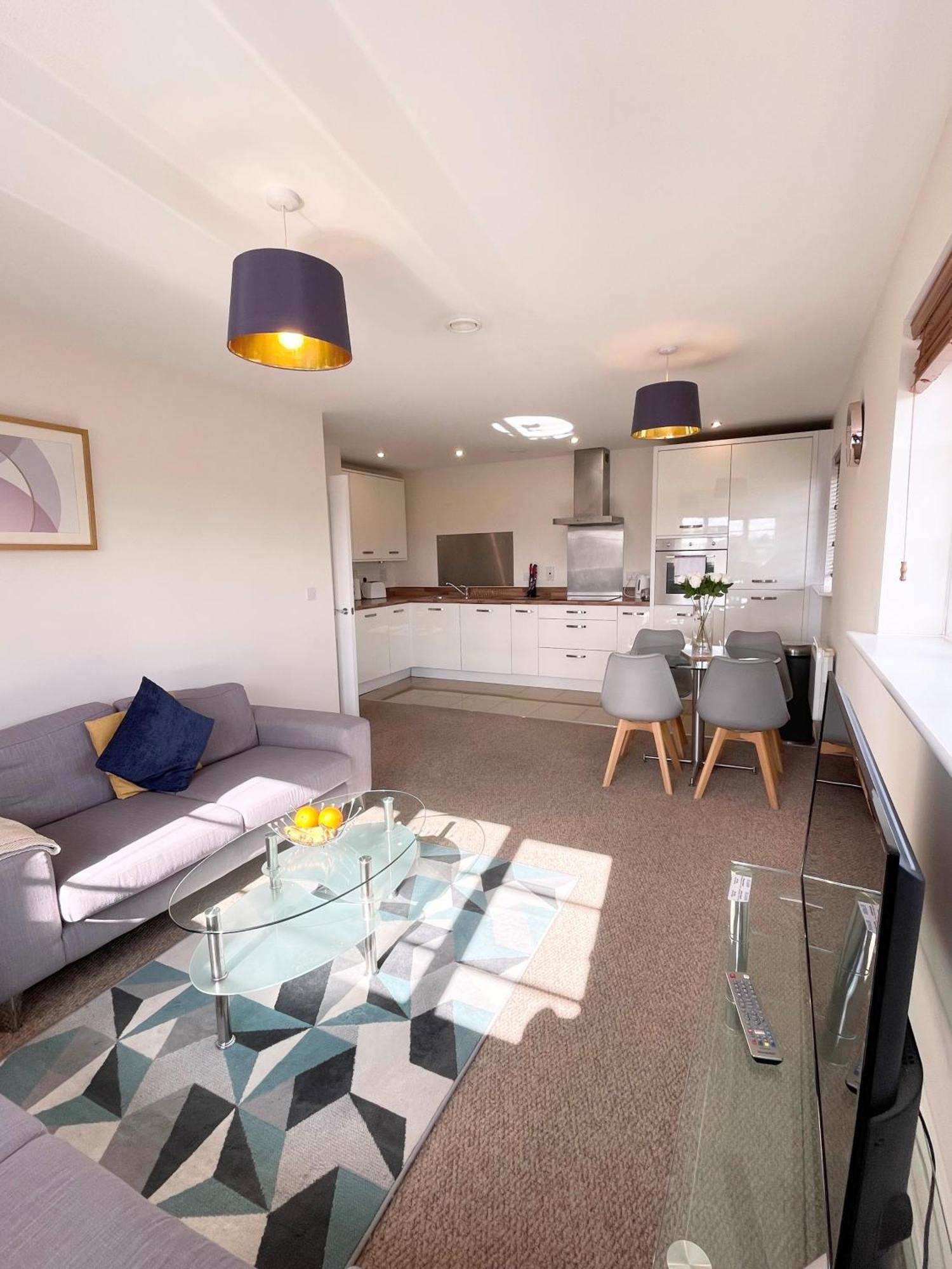 Blue Sky Apartments @Wallis Square, Farnborough Farnborough  Buitenkant foto