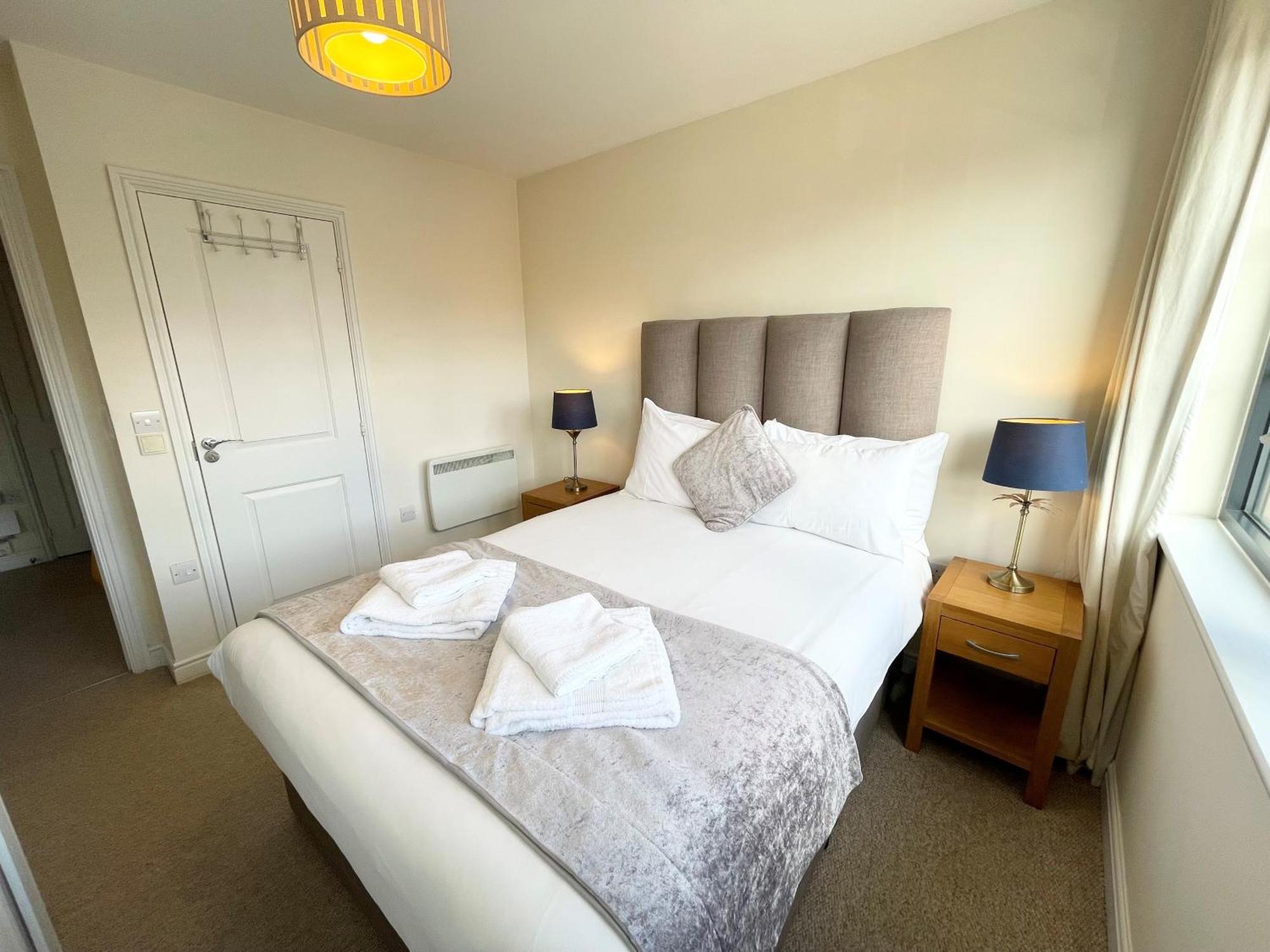 Blue Sky Apartments @Wallis Square, Farnborough Farnborough  Buitenkant foto