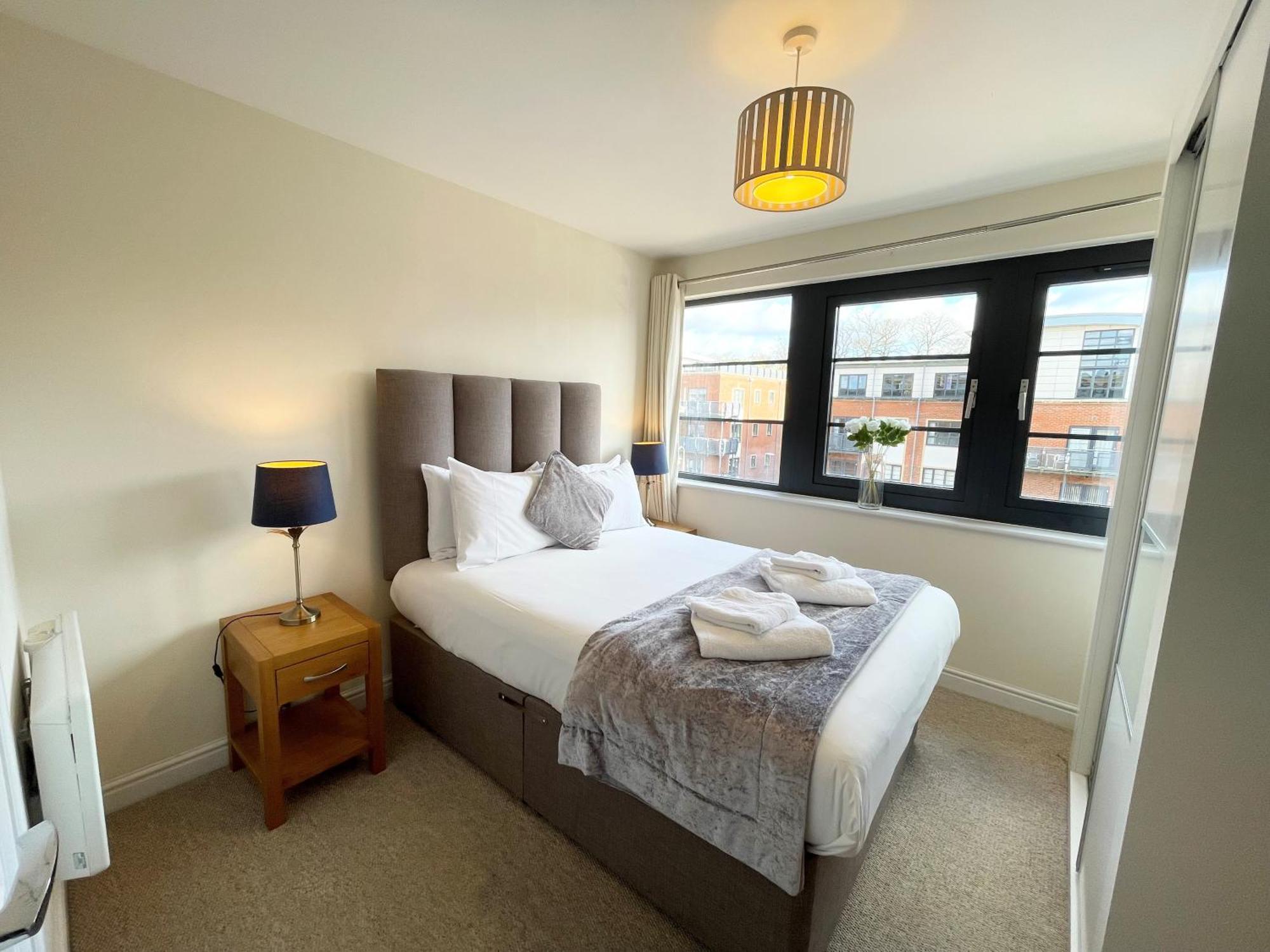 Blue Sky Apartments @Wallis Square, Farnborough Farnborough  Buitenkant foto
