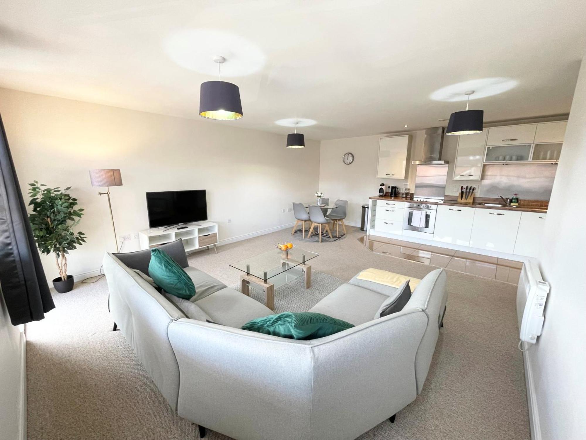 Blue Sky Apartments @Wallis Square, Farnborough Farnborough  Buitenkant foto